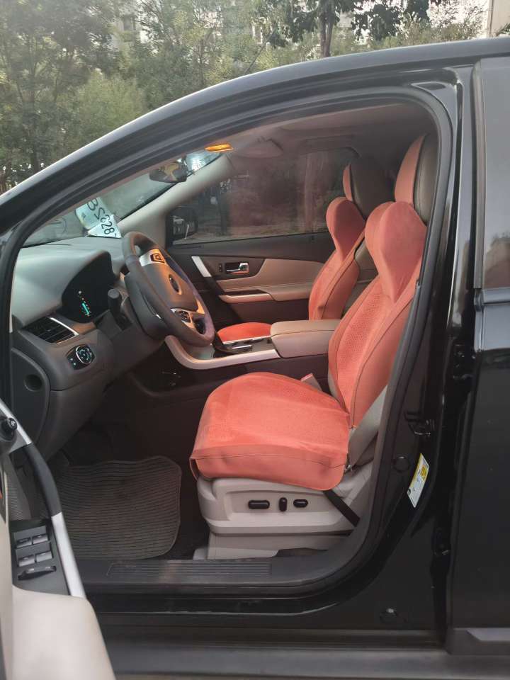 Ford Edge 2.0T 7