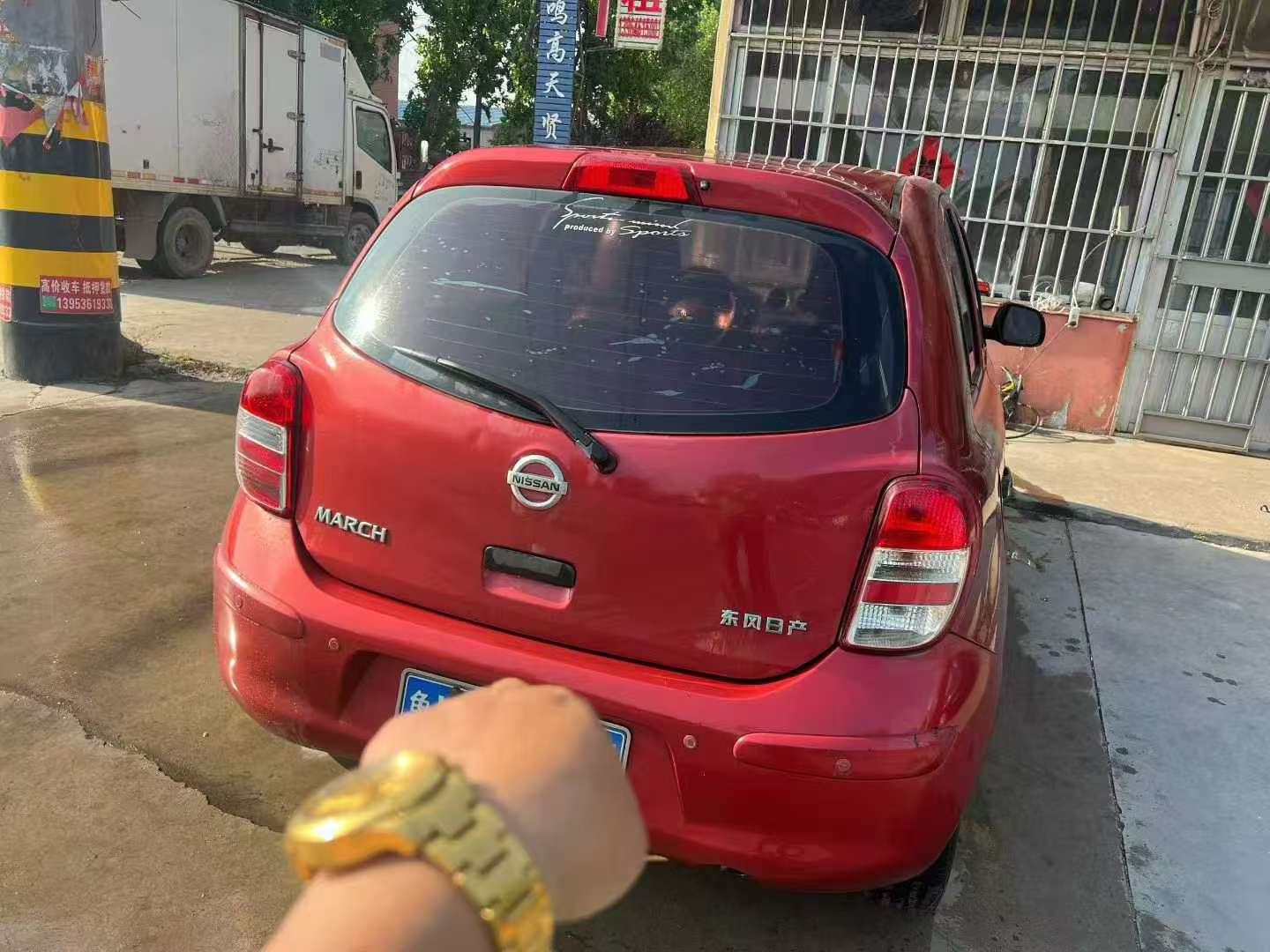 Nissan March 3