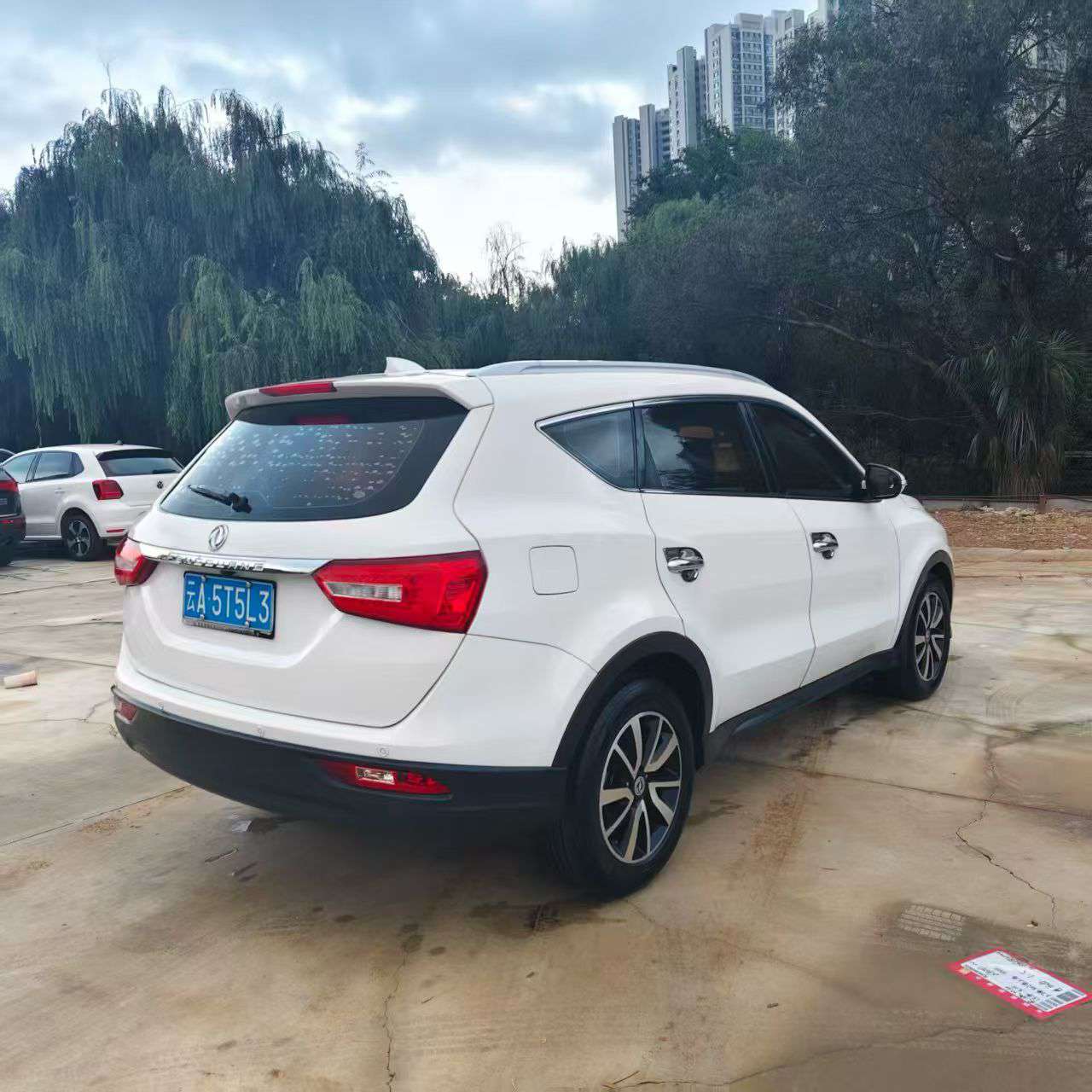 Fengon 580 1.5T Manual Large 7-Seater 4