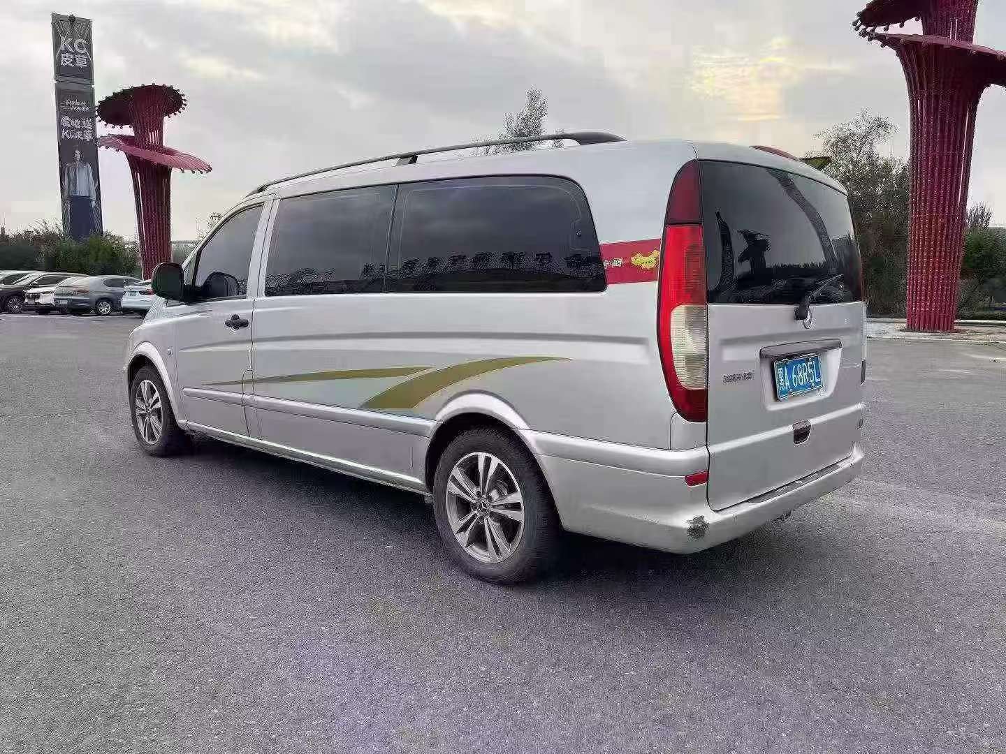 Mercedes-Benz Vito 2011 2.5L Automatic 8 Seats 5
