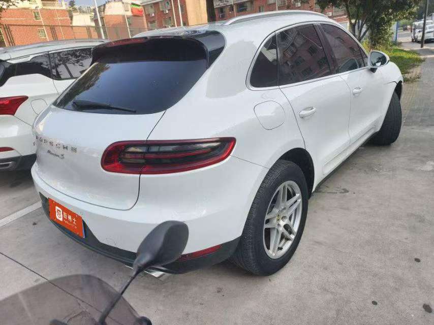 Porsche Macan 2.0T 3