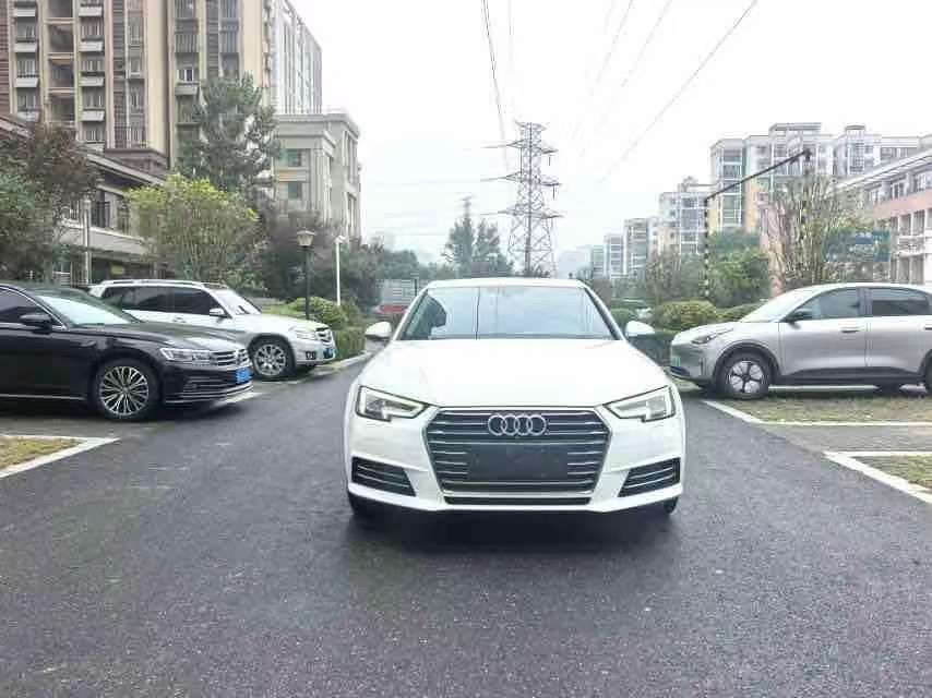 Audi A4L 2.0T Progressive 2