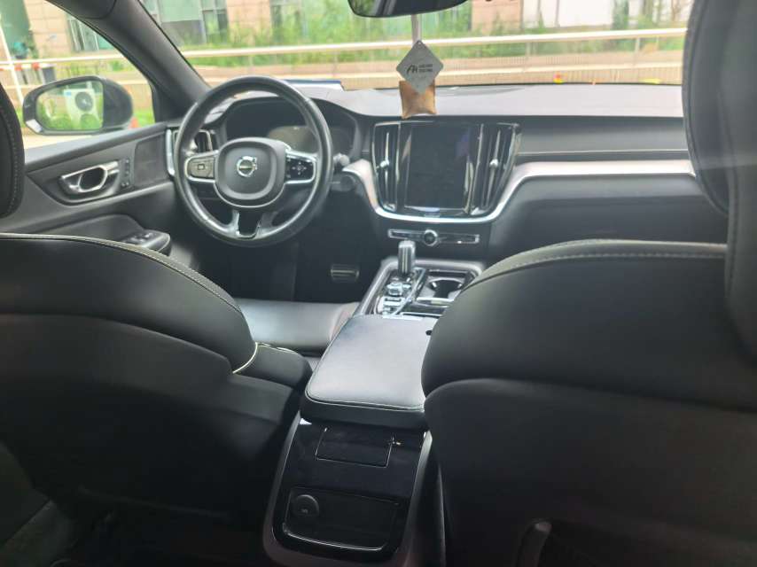 Volvo S60 Hybrid AWD Zhiyi Sport Edition 5