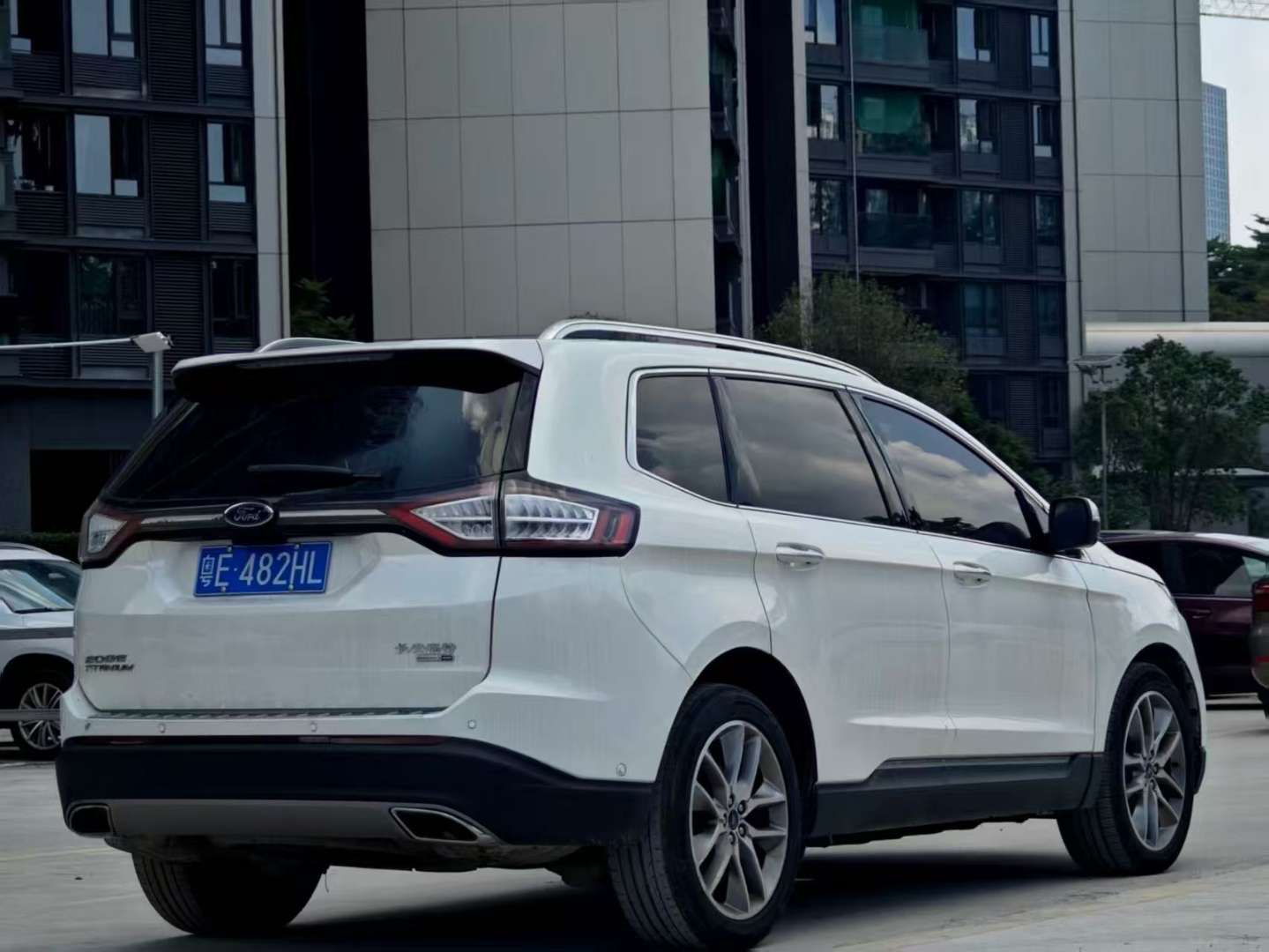 Ford Edge 2018 4WD Platinum 7-Seater 4