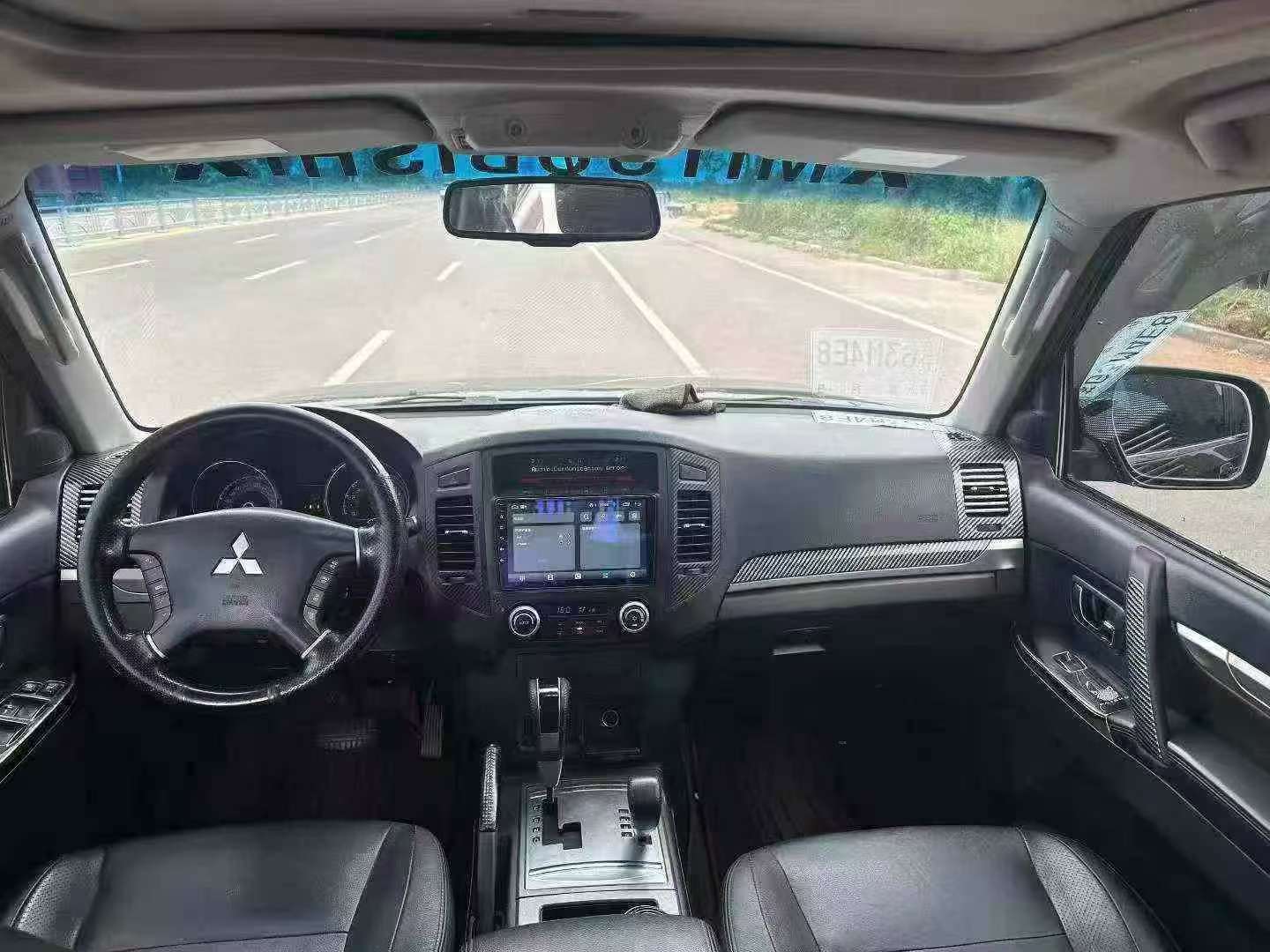 Mitsubishi Pajero V93 9