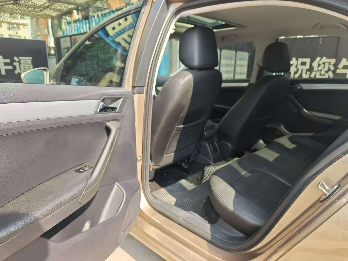 Volkswagen Jetta Value Edition 1.6L Automatic Comfort 5