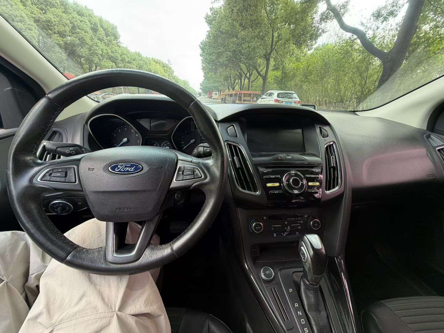 Ford Focus 2017 Sedan 1.6L Automatic Sunroof 9