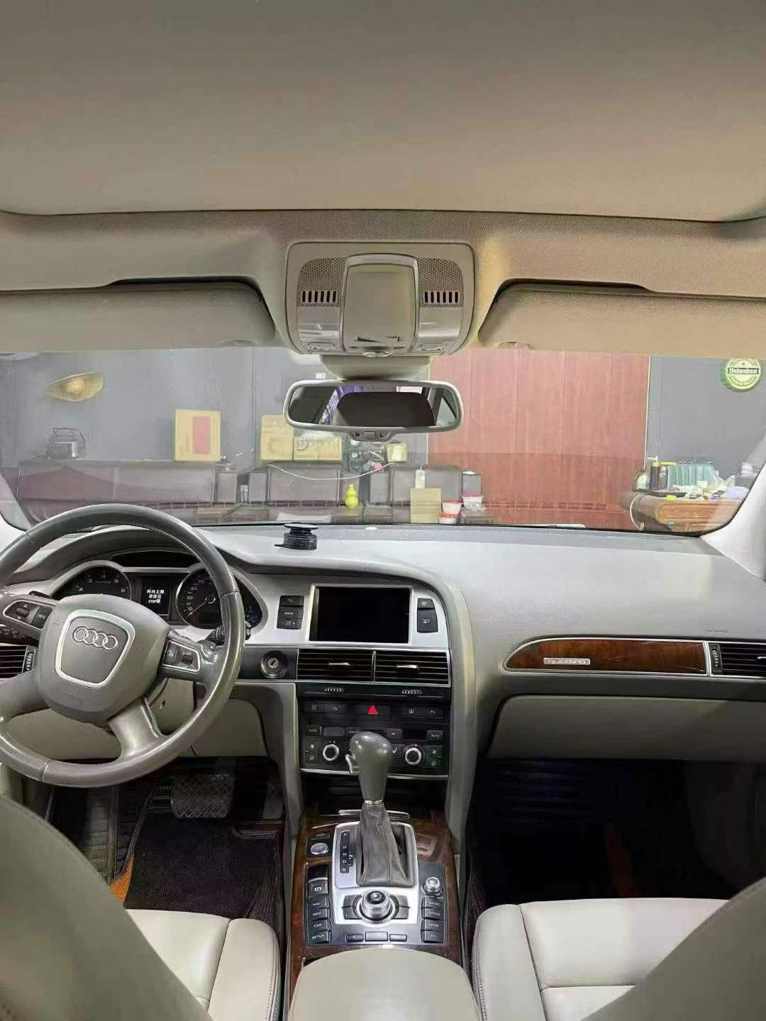 Audi A6L 2012 2.8 Automatic AWD 8