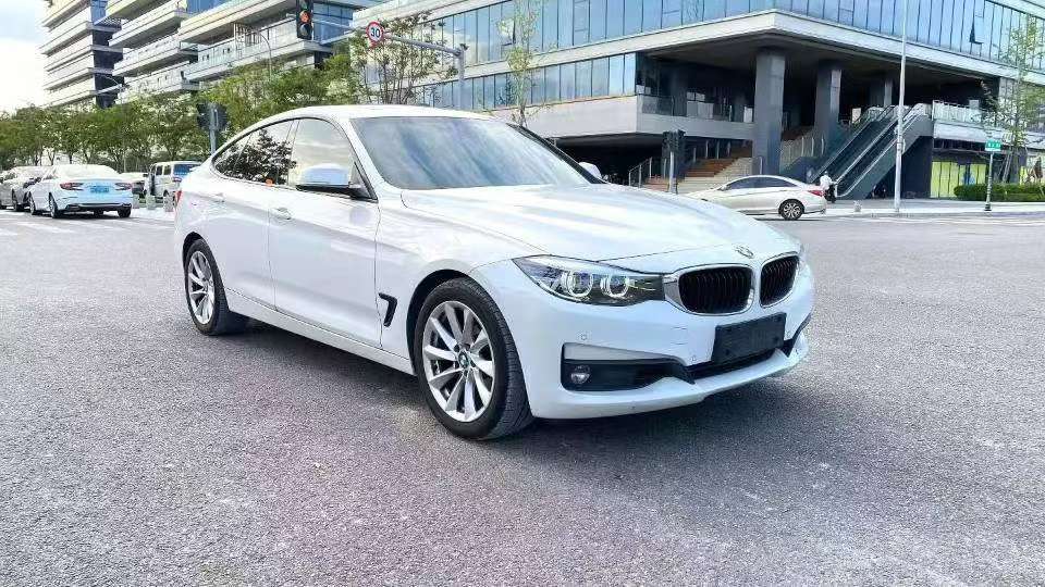 BMW 3 Series GT 2017 320iGT Fashion 2