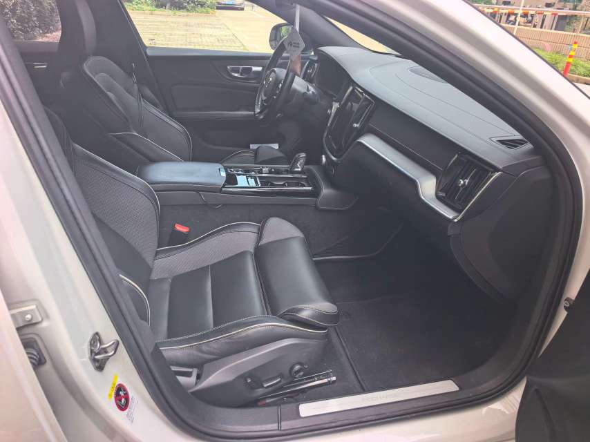 Volvo S60 Hybrid AWD Zhiyi Sport Edition 4