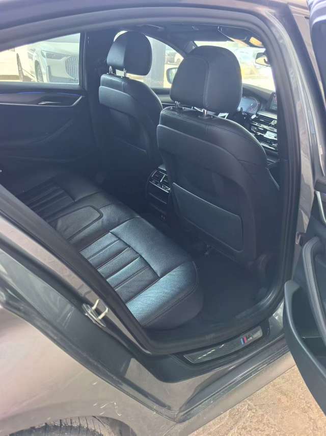BMW 5 Series 525i M Sport Package 6