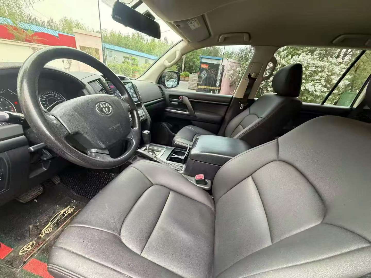 Toyota Land Cruiser 2014 4000 5-Seat Version 9