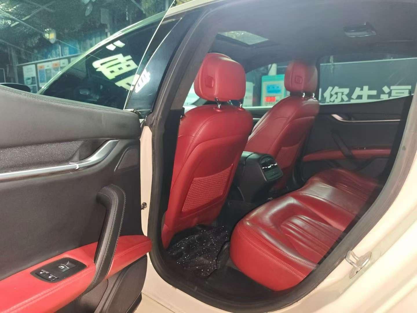 Maserati Ghibli 3.0T S 5