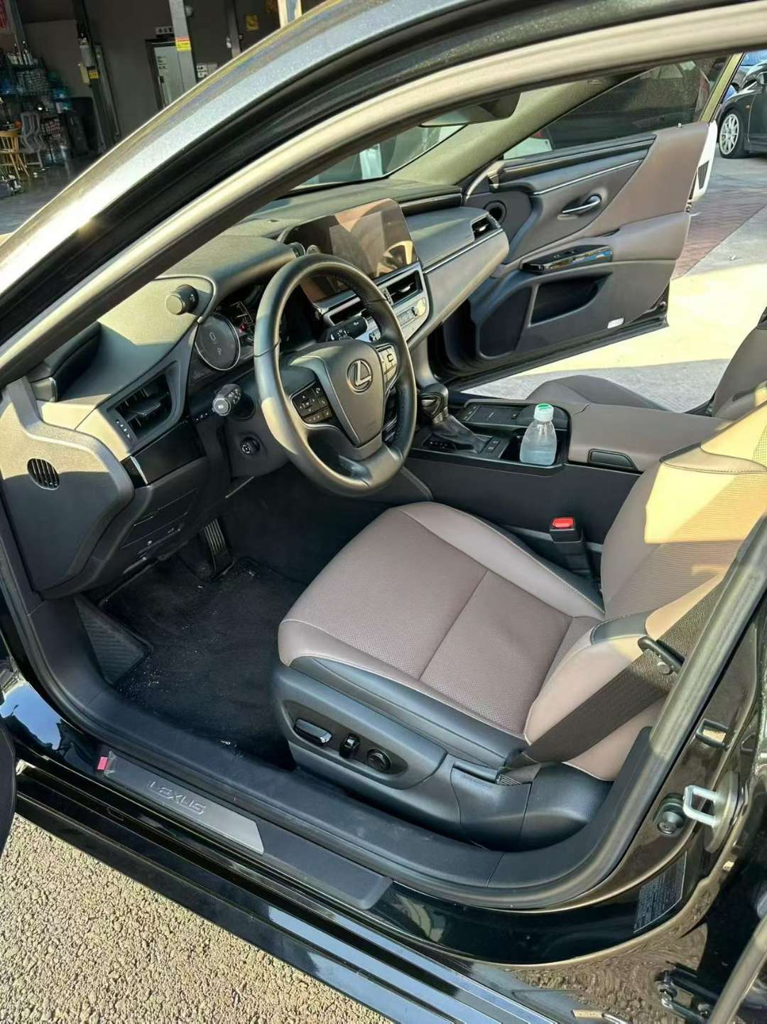 Lexus ES 2022 200 Excellence Edition 5