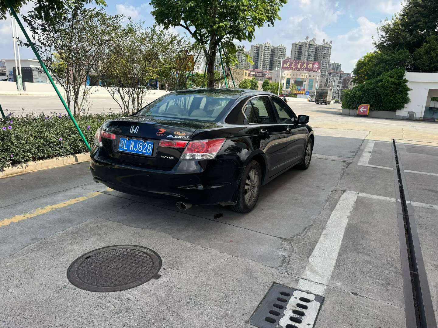 Honda Accord 2.0L Automatic Sunroof 9