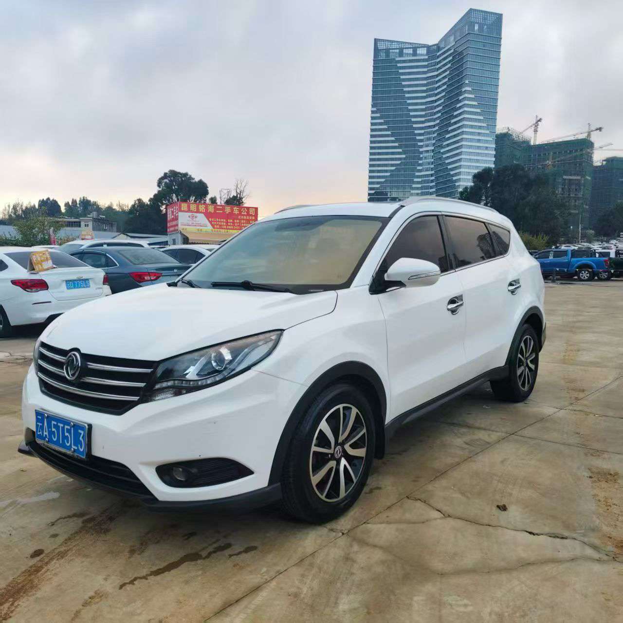 Fengon 580 1.5T Manual Large 7-Seater 2