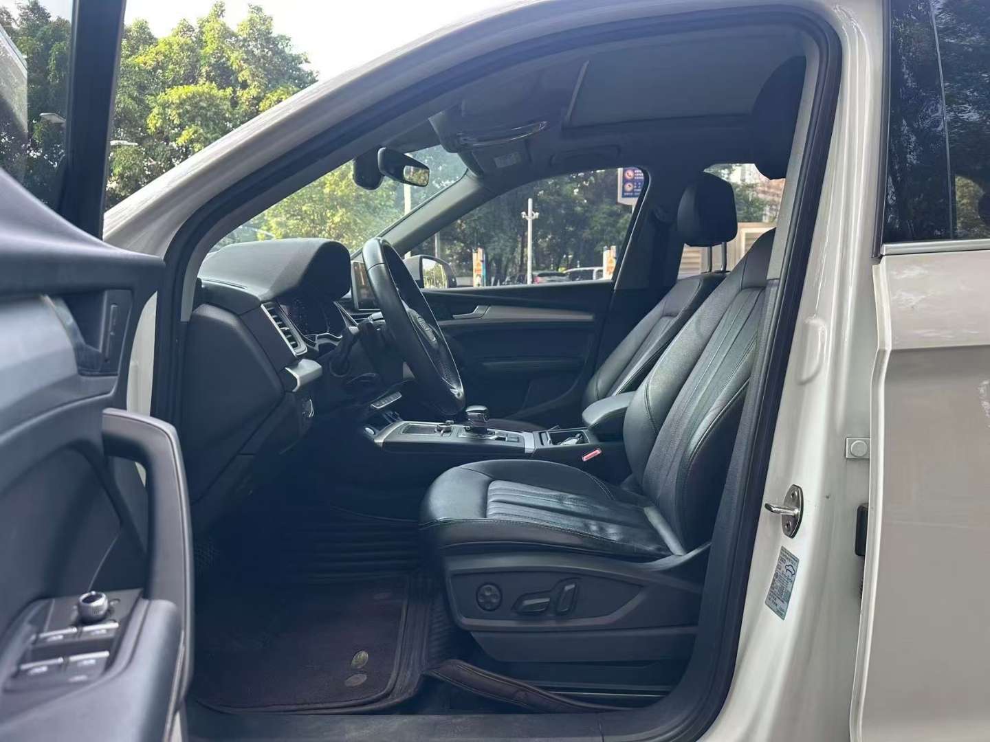 Audi Q5L 40 TFSI Comfort 8