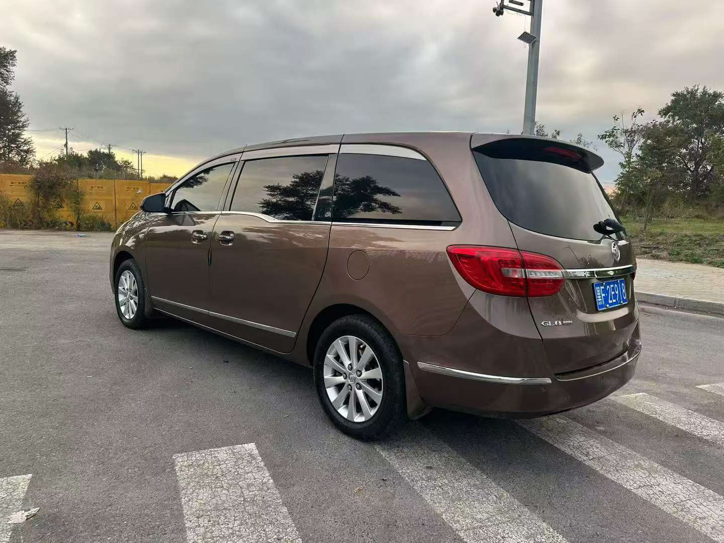 Buick GL8 28T Premium Top Trim 5