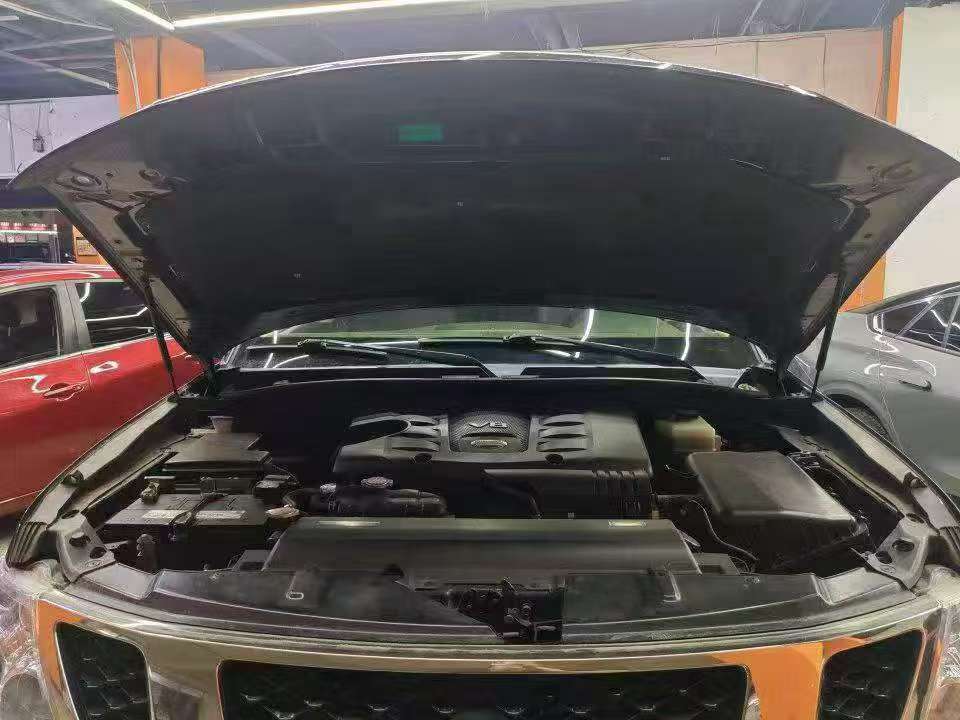 Nissan Patrol 4WD Flagship 5.6L V8 9