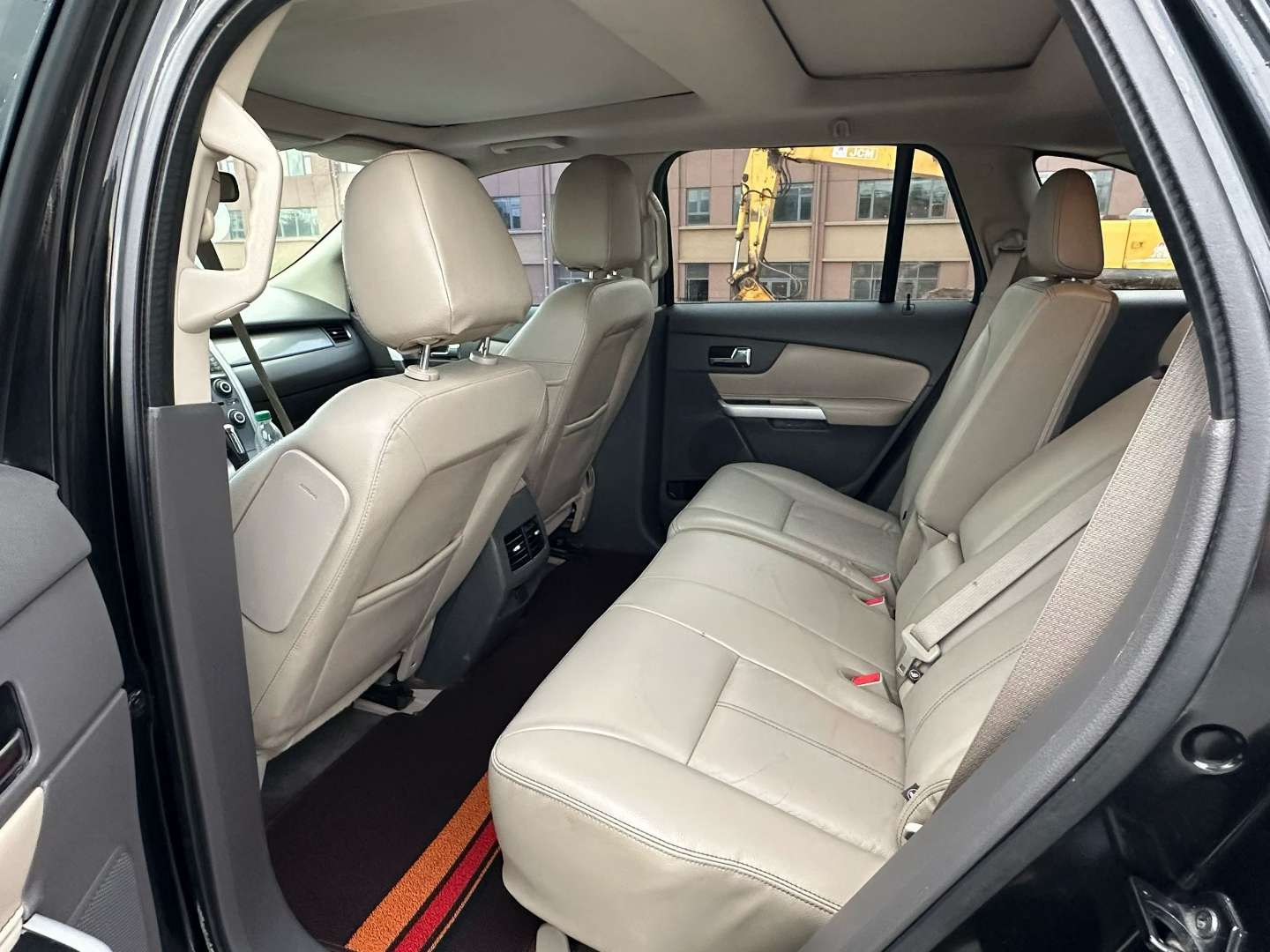 Ford Edge 2.0 8