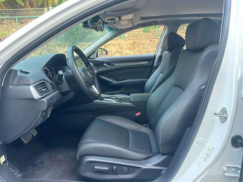Honda Accord 260 Night Edition Premium 4