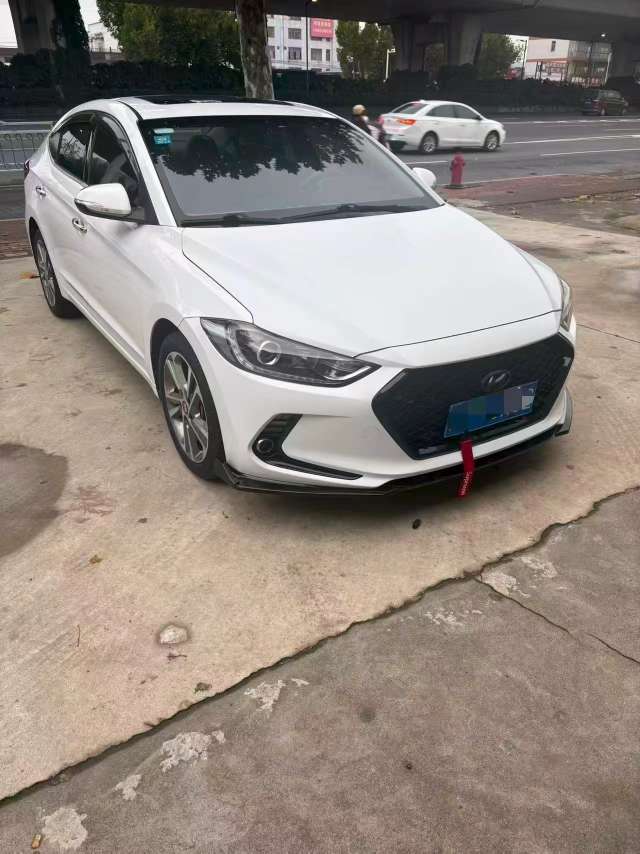 Hyundai Elantra 3