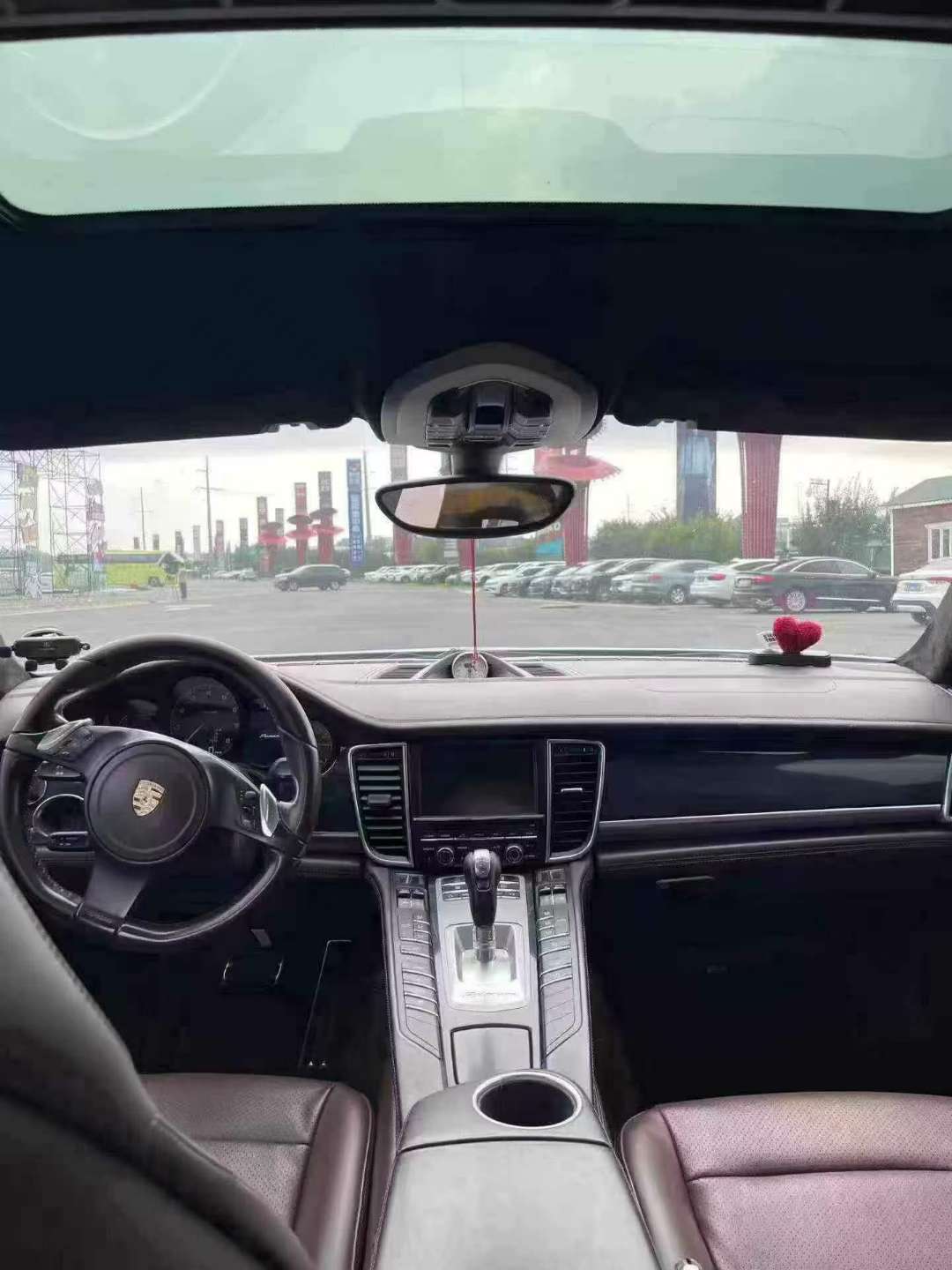 Porsche Panamera 8