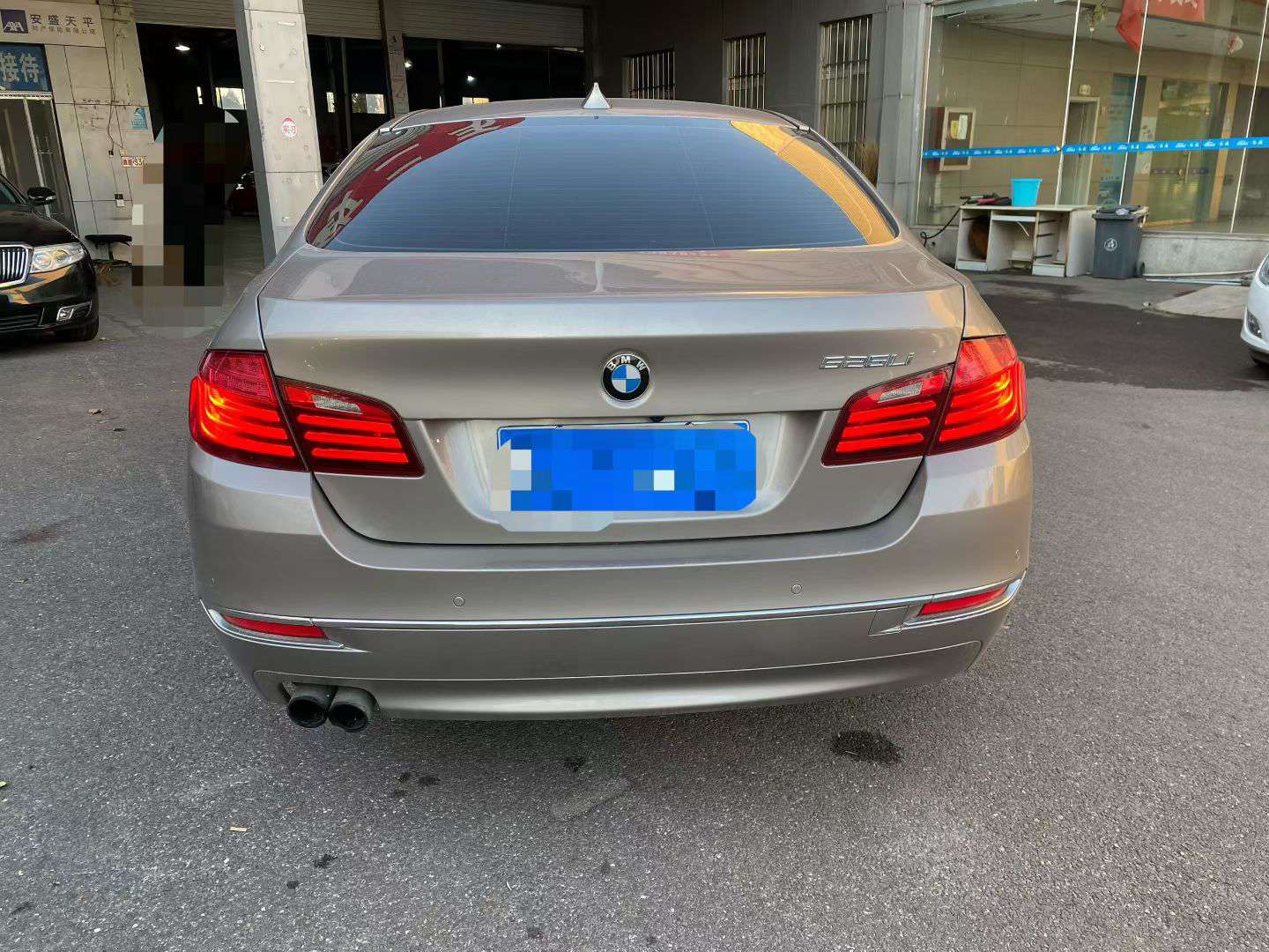 BMW 5 Series 2016 2.0T Luxury Design Package 4
