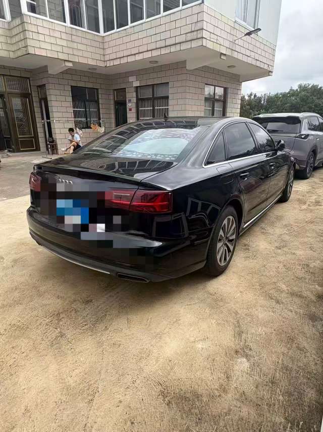 Audi A6 30FSI Comfort 2