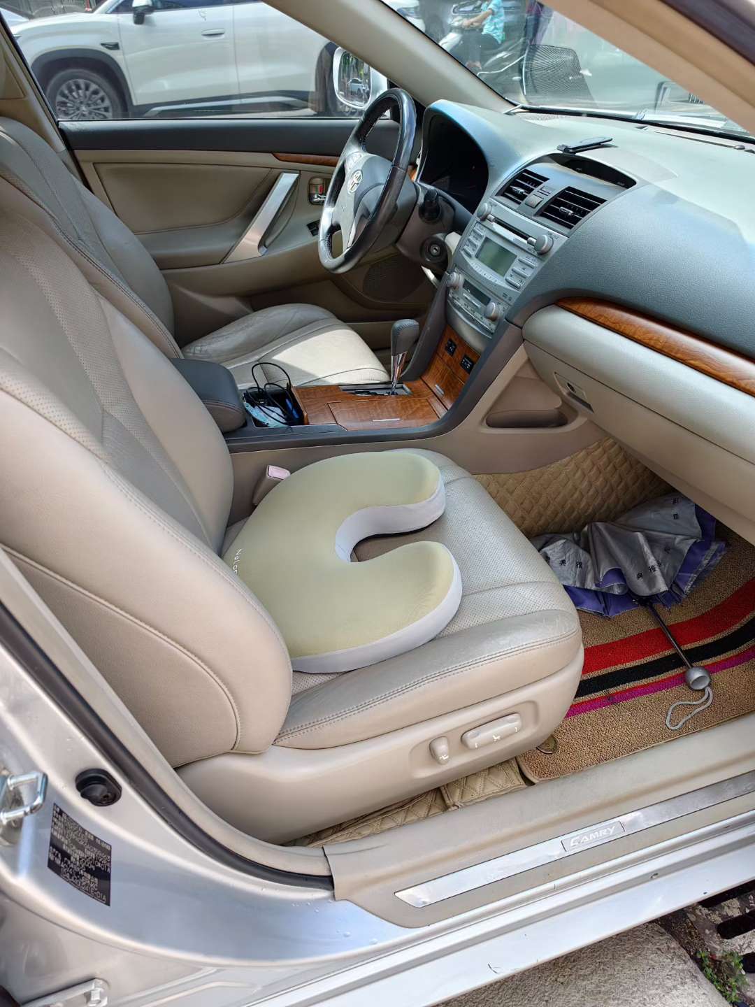 Toyota Camry 4
