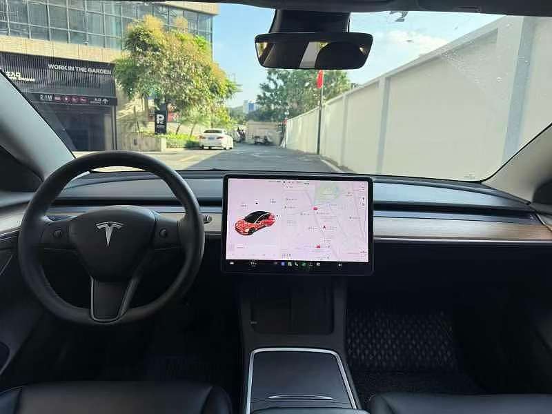 Tesla Model 3 Standard Range Rear-Wheel Drive Plus 6