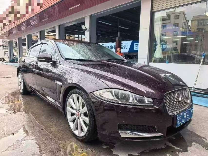 Jaguar XF 2.0T Luxury 3