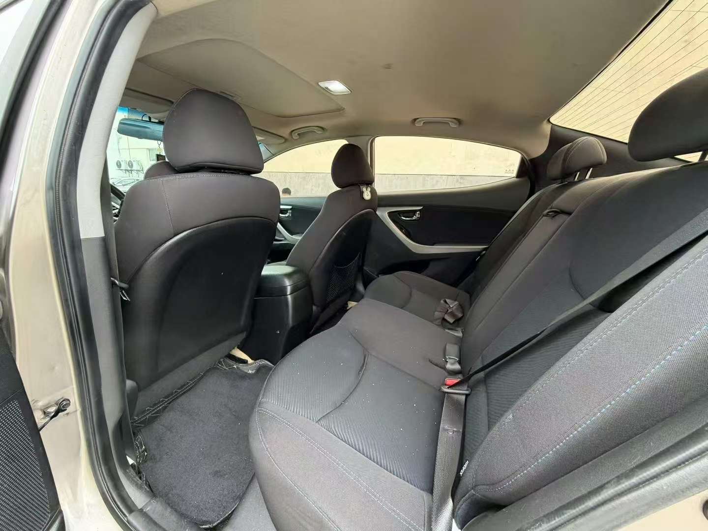 Hyundai Langdong 2013 1.6L Automatic Sunroof 6