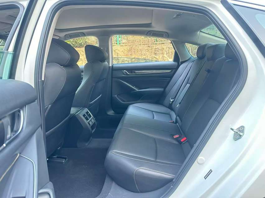 Honda Accord 260 Night Edition Premium 5