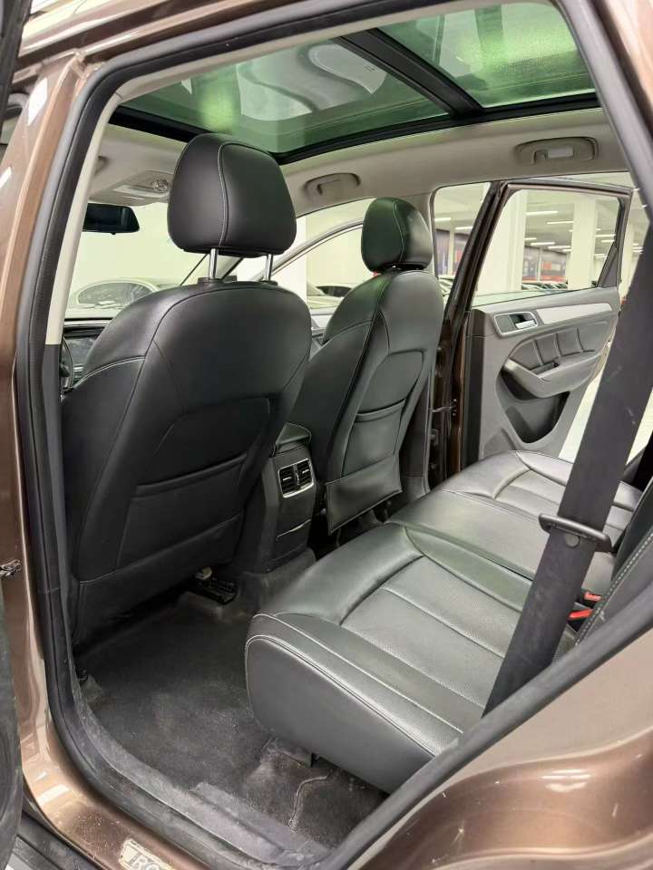 Roewe RX5 9