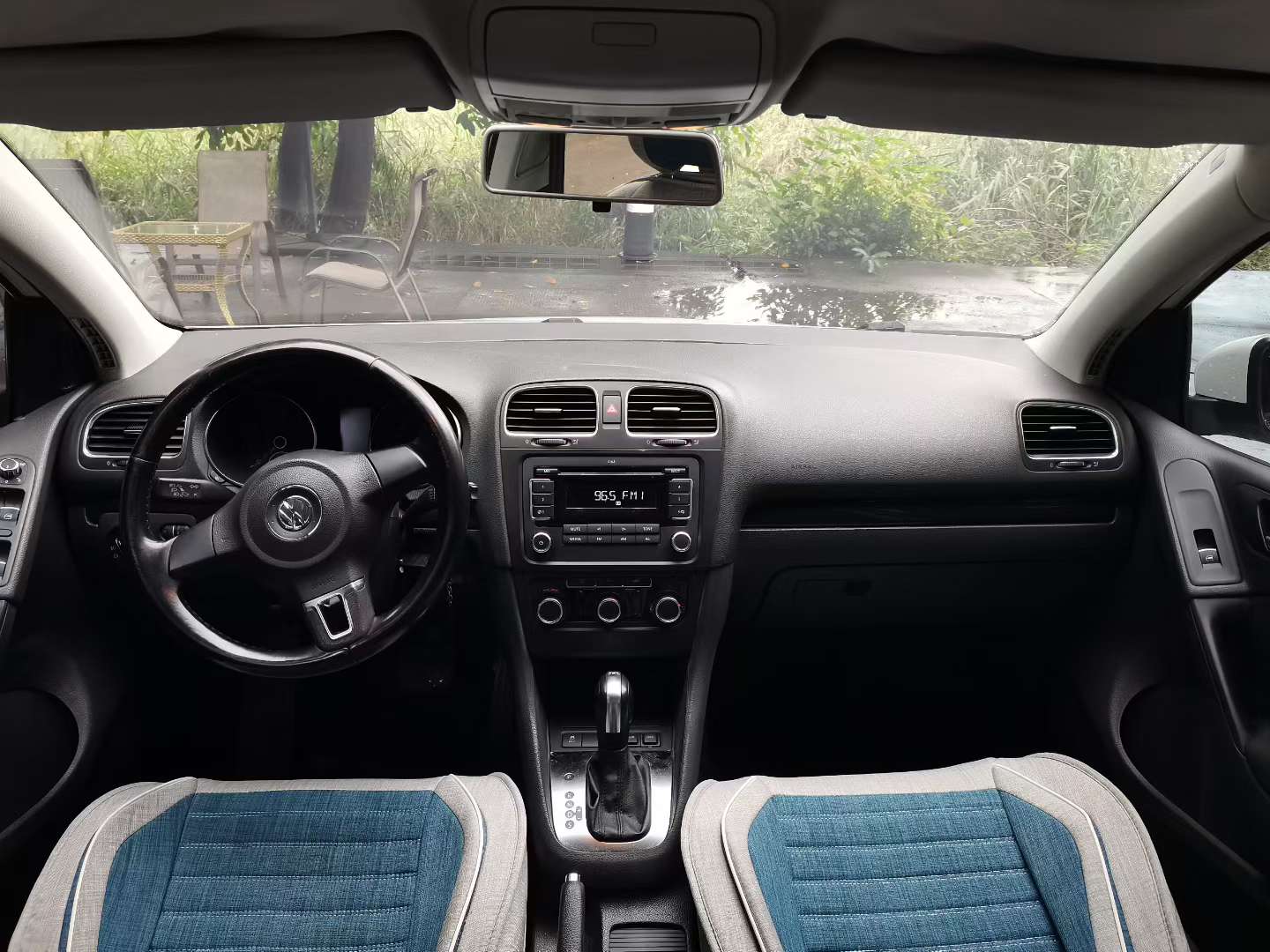 Volkswagen Golf 1.4T Automatic with Sunroof 8
