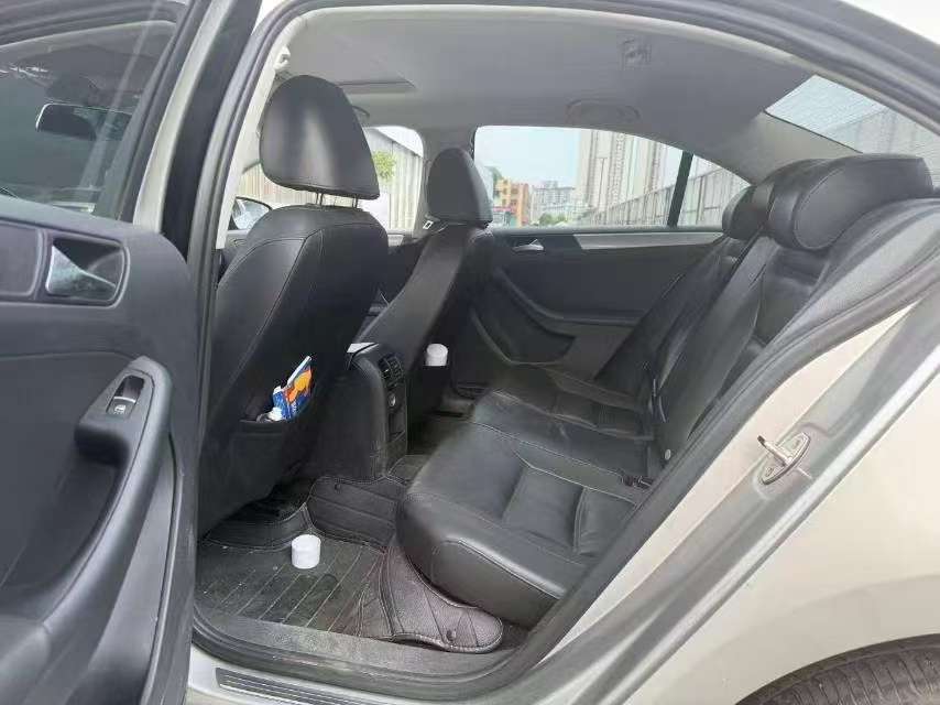 Volkswagen Sagitar 1.6L Comfort Edition with Sunroof 7