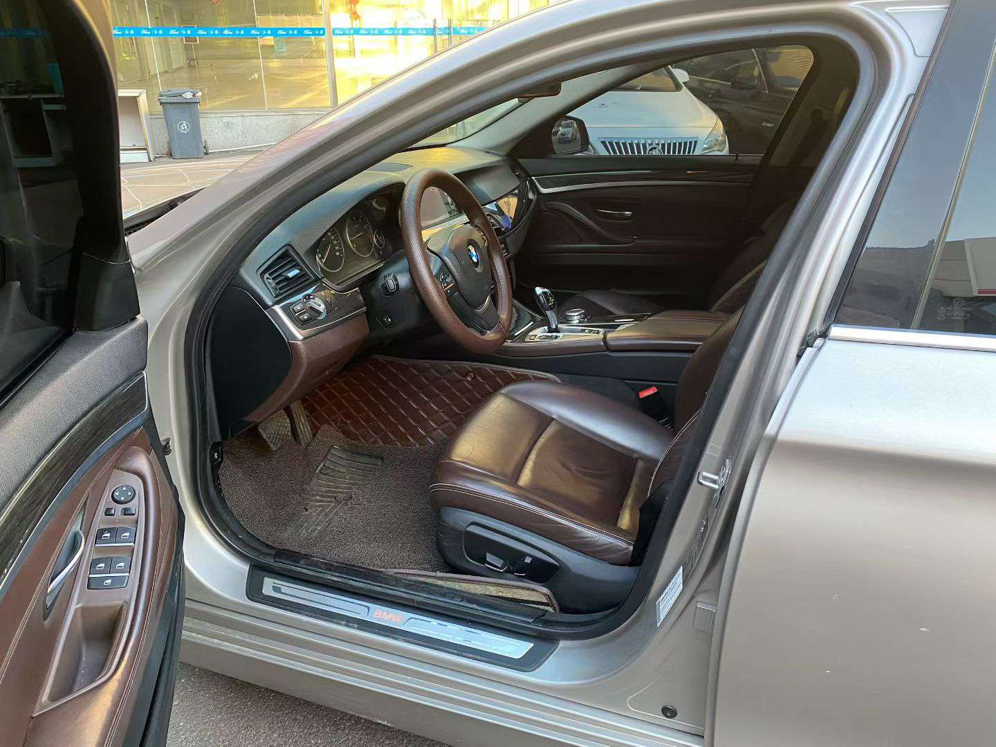 BMW 5 Series 2016 2.0T Luxury Design Package 7