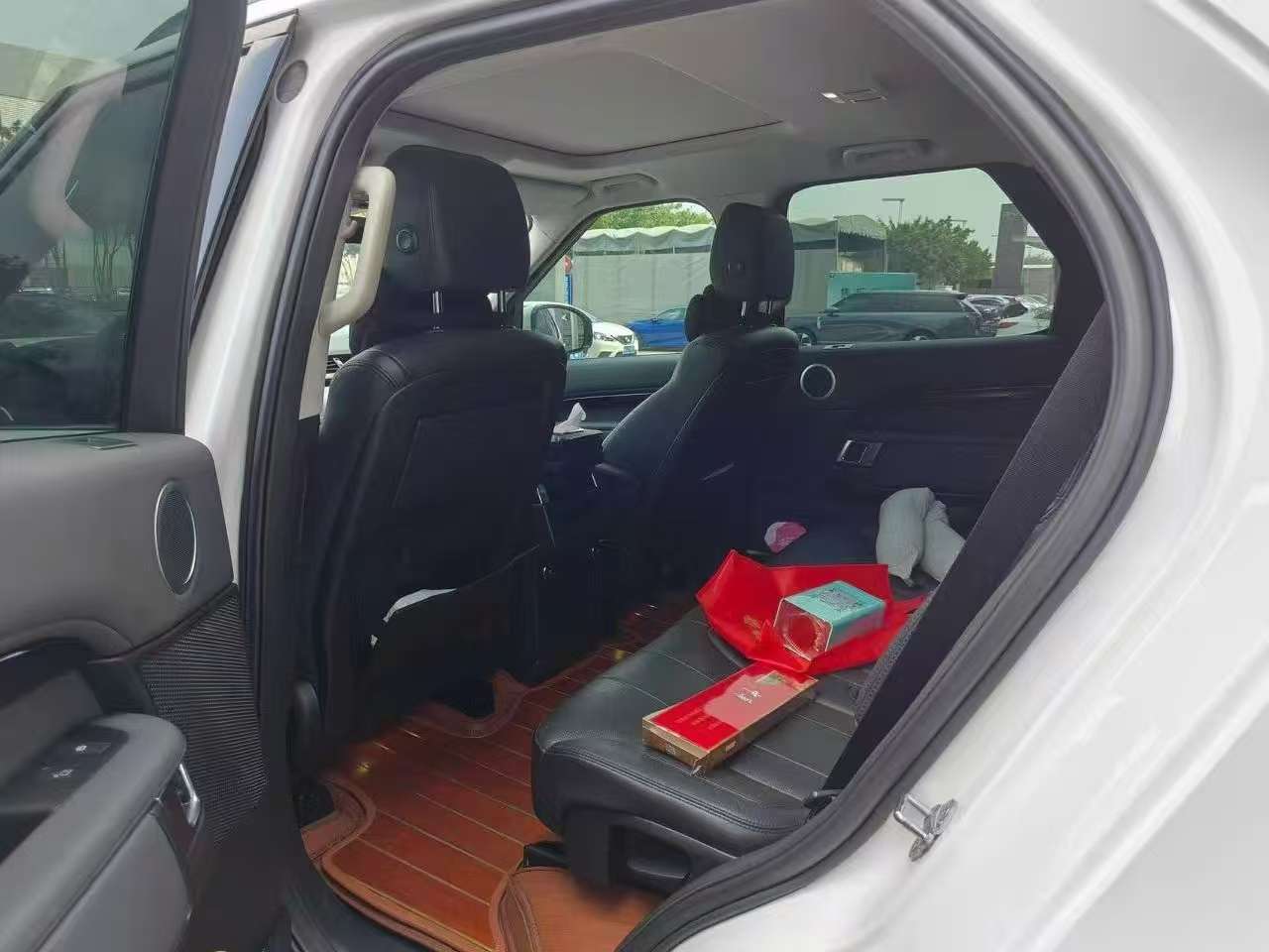 Land Rover Discovery 5 3.0T SC V6 SE 7