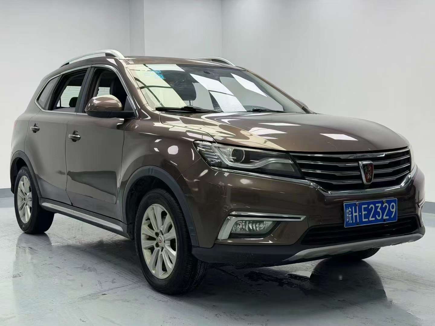 Roewe RX5 3