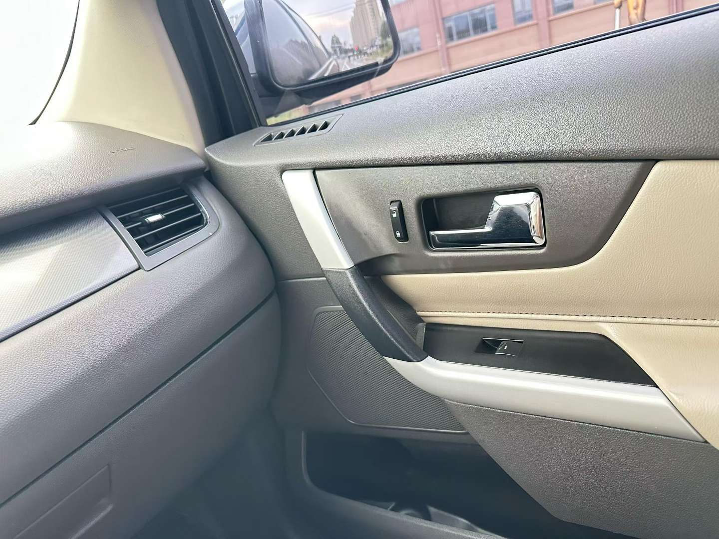 Ford Edge 2.0 9