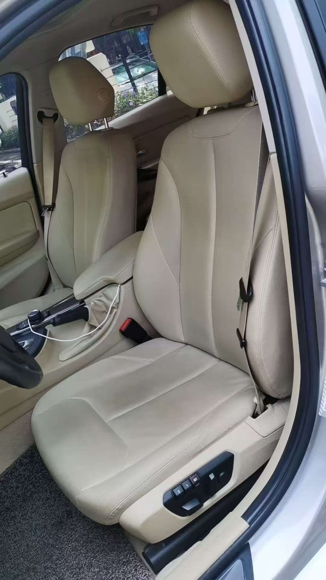 BMW 3 Series 320i Sporty Fashion Edition 4
