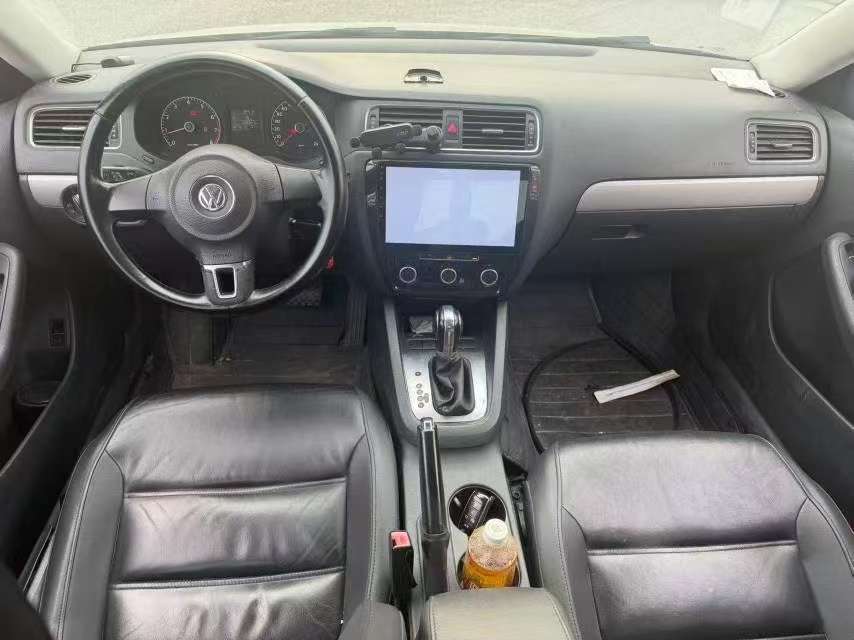 Volkswagen Sagitar 1.6L Comfort Edition with Sunroof 6