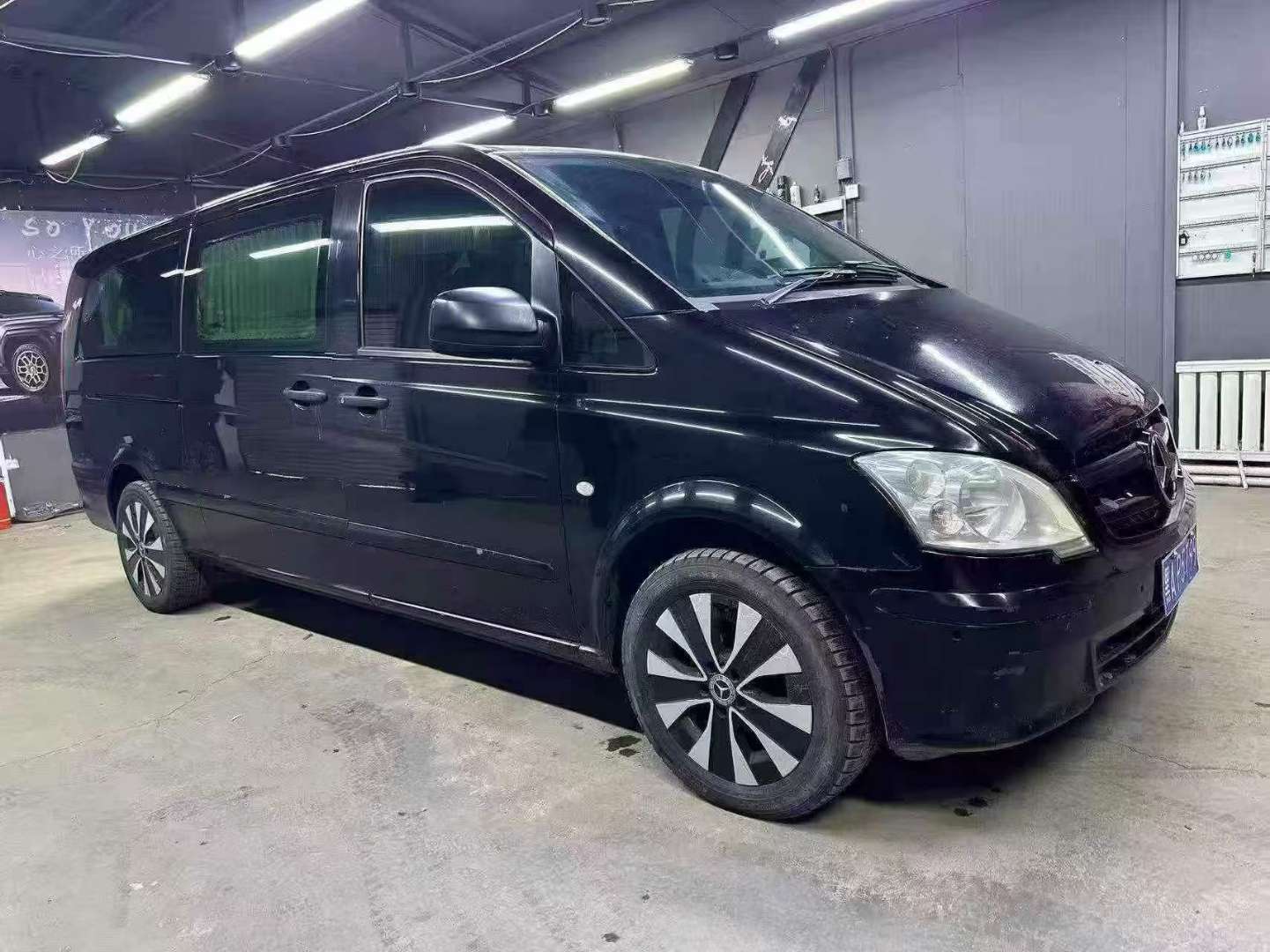 Mercedes-Benz Vito 2.5 High Trim 3