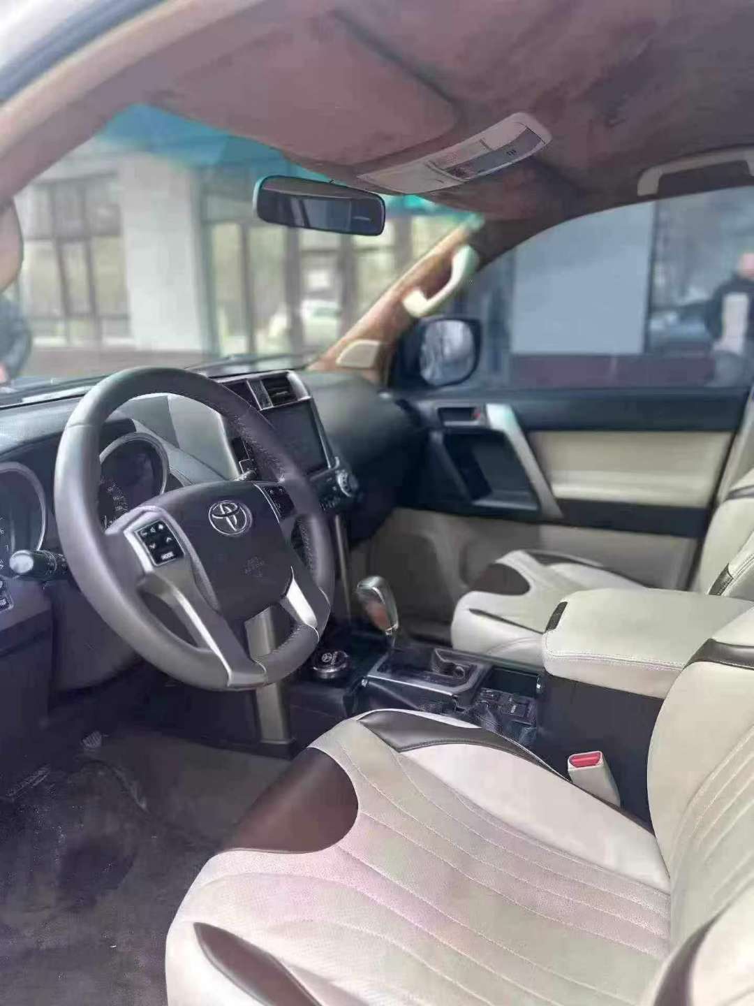 Toyota Prado 2012 2.7L 7-Seater 8