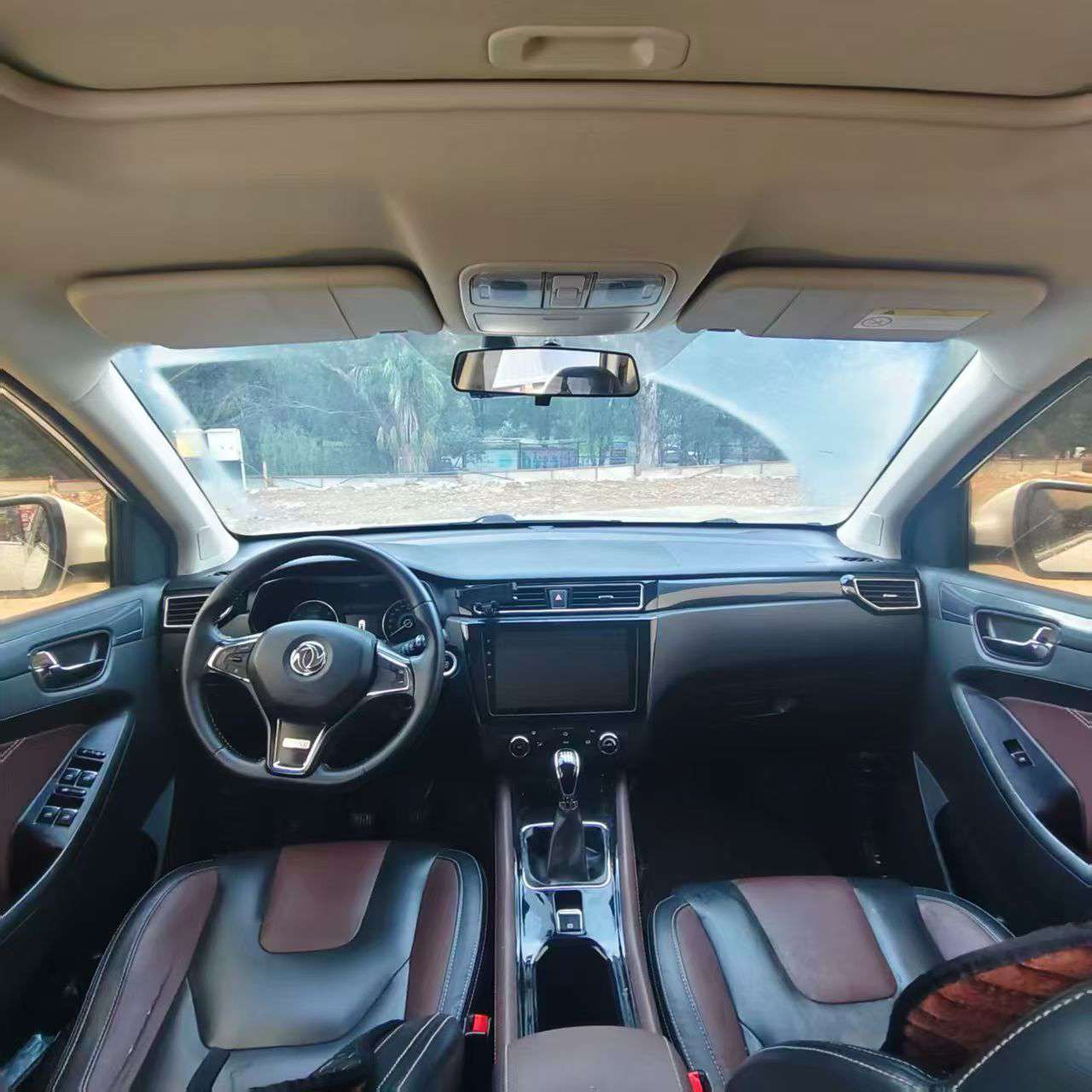 Fengon 580 1.5T Manual Large 7-Seater 8