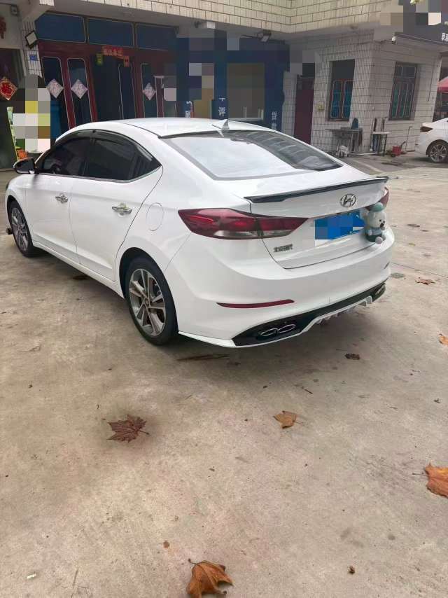 Hyundai Elantra 2