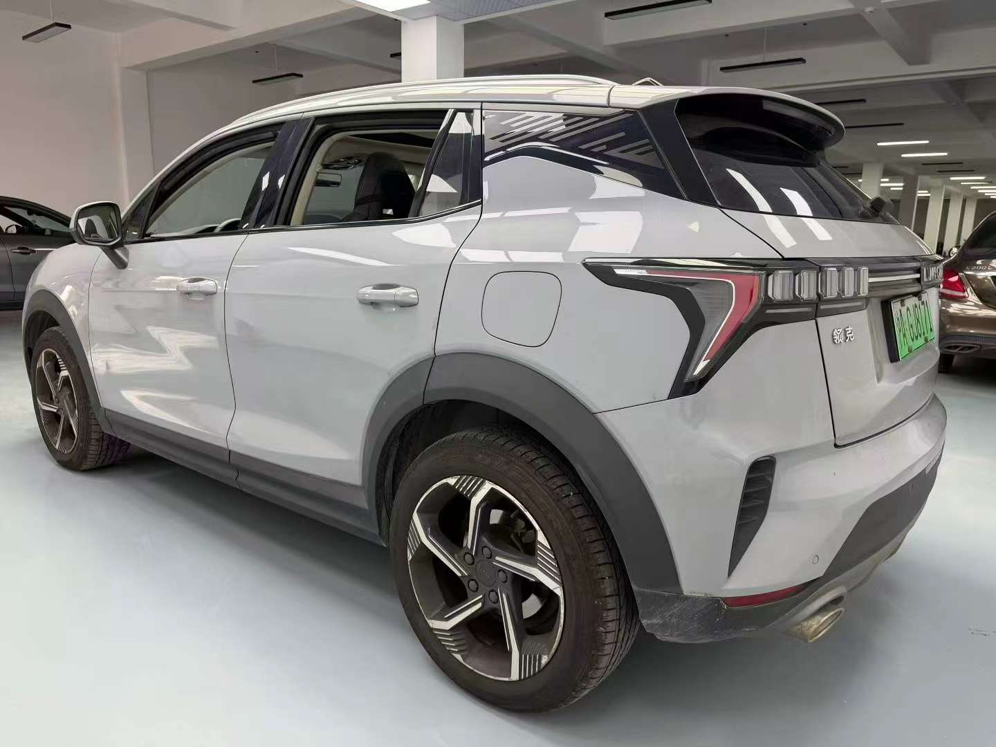 Lynk & Co 06 6
