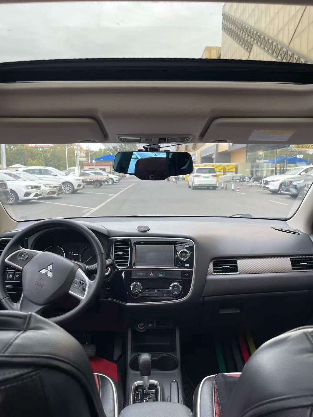 Mitsubishi Outlander 2015 2.4L Automatic AWD 8