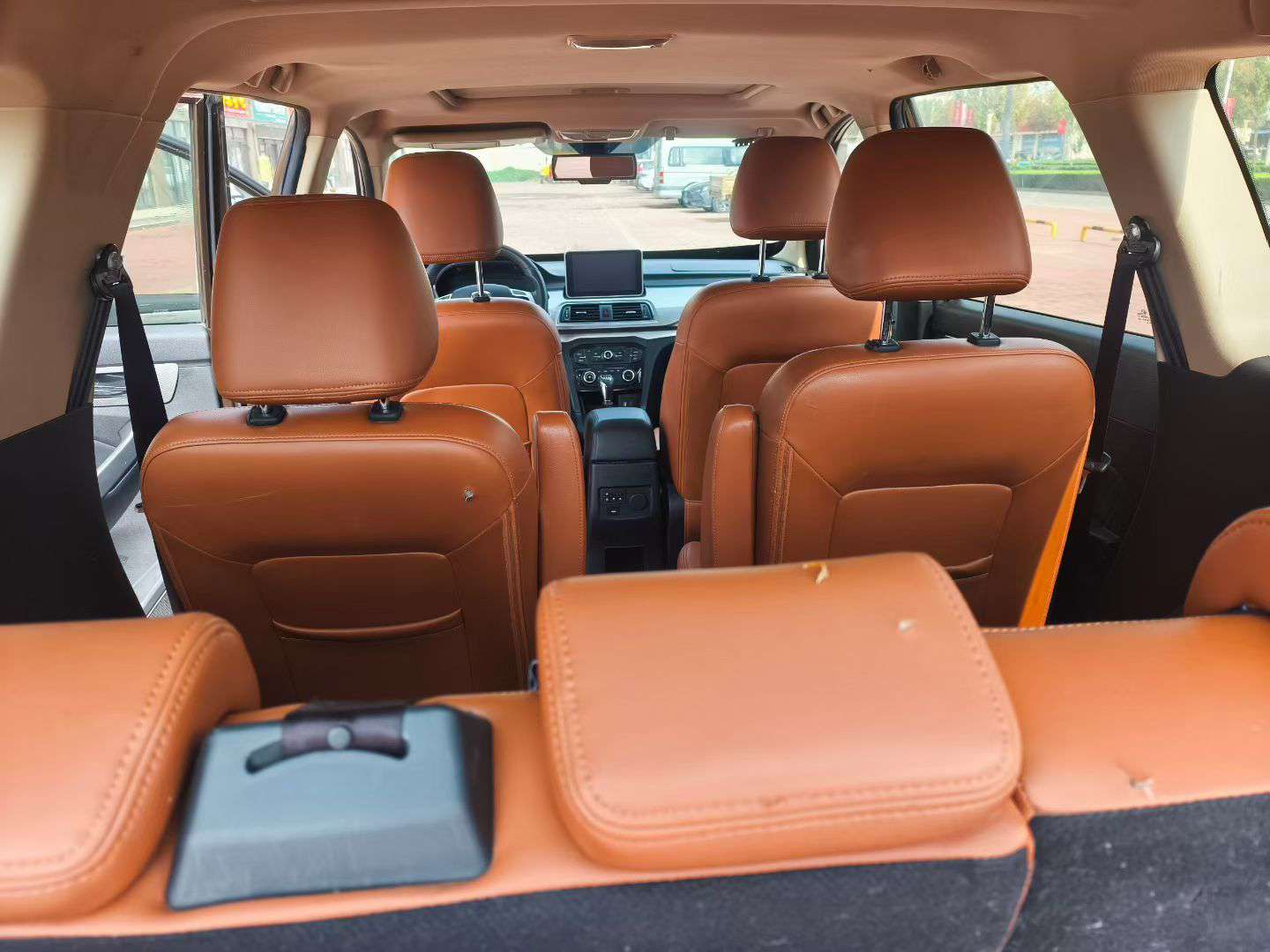 BAIC Wangwang M50 1.5L Manual Top Trim 7-Seater 9